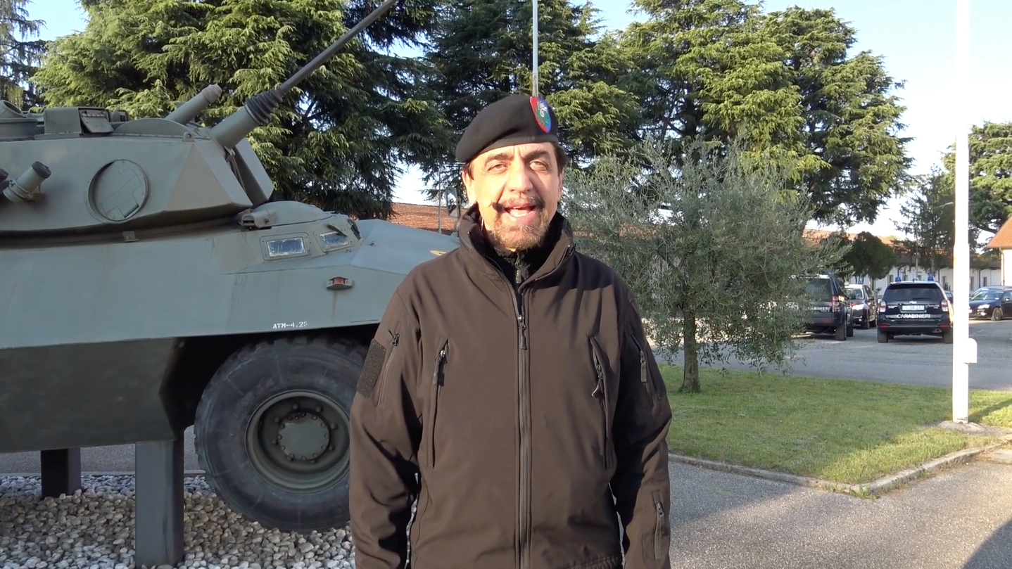 Copertina per L'Arma raccontata da Valerio Staffelli, l'inviato vola a Gorizia dal XIII Reggimento